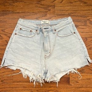 Abercrombie & Fitch - Mom Short High Rise - 29 CURVE LOVE